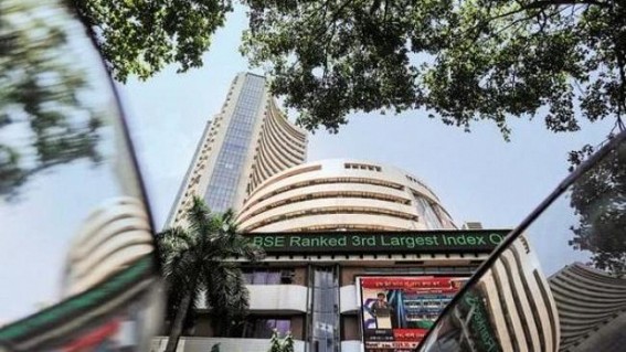 Sensex ends 169 points higher, Infosys falls 2.6%