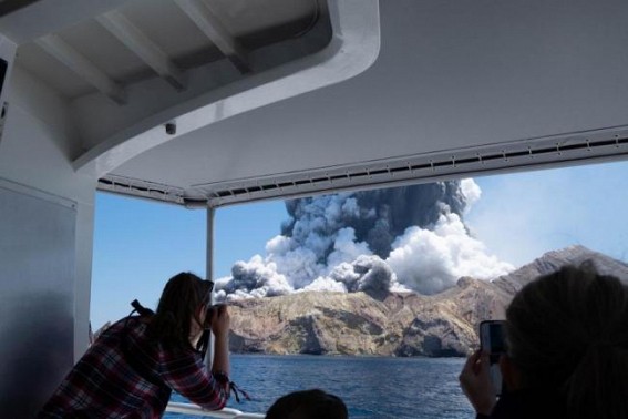 NZ calls off search for two missing in volcano eruption