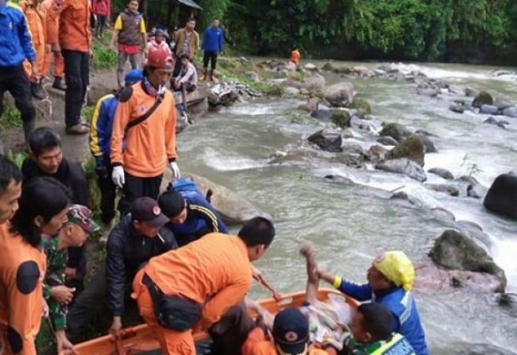 26 killed in Indonesia as bus plunges into ravine