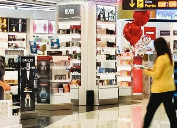 'Indian shoppers look abroad ever more to bag best bargains'