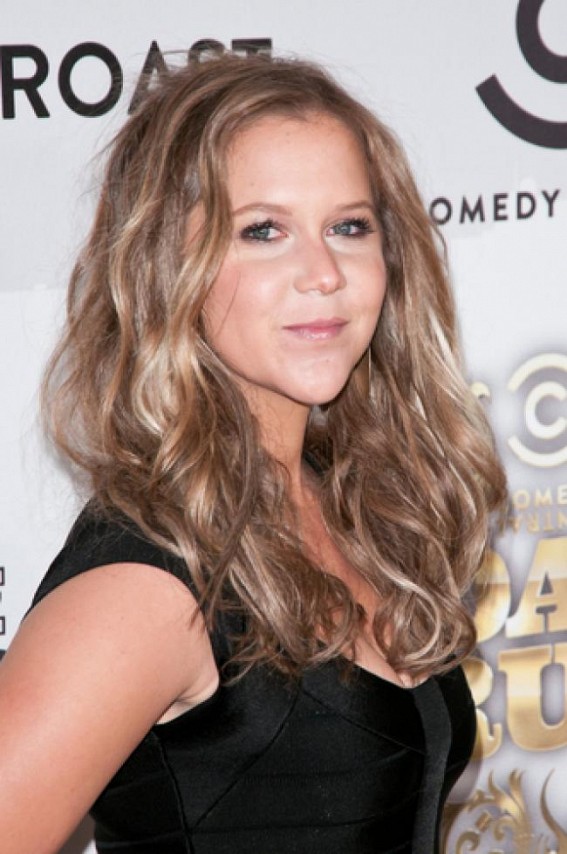Amy Schumer recalls throwing up during C-Section Amy Schumer recalls throwing up during C-Section