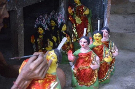 No Wealth to buy the ‘Goddess of Wealth’ : Laxmi idols’ demands downed in 2019 puja markets No Wealth to buy the ‘Goddess of Wealth’ : Laxmi idols’ demands downed in 2019 puja markets