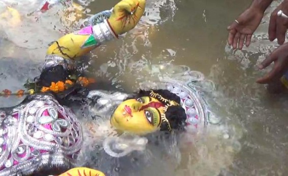 'Immersion', 'Worship', â€˜Sidoor Khelaâ€™, 'Vijaya Dashami' marked end of Durga Puja 2019 : Voice echoed with popular Bengali phrase â€˜à¦†à¦¸à¦›à§‡ à¦¬à¦›à¦° à¦†à¦¬à¦¾à¦° à¦¹à¦¬à§‡â€™