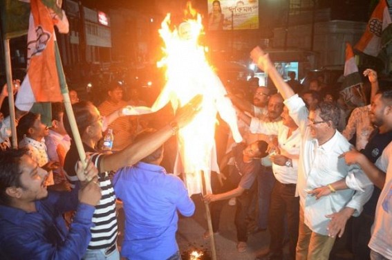 Tripura Congress burnt Modiâ€™s effigy in protest against his insulting Remark on Rajiv Gandhi