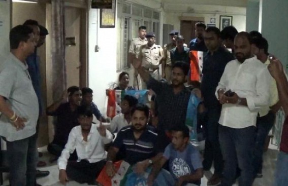 NSUI gheraoed Education Dept, argument erupted with Officials demanding cancellation of TET Q-sets
