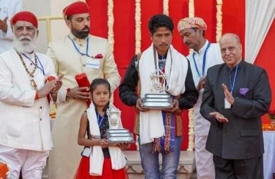 Tripura's brave-man Swapan Debbarma awarded at Rajasthan for humanitarian-courage Tripura's brave-man Swapan Debbarma awarded at Rajasthan for humanitarian-courage