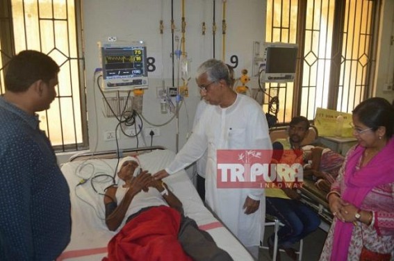 Bir Chandra Manu violence : Manik Sarkar met injured party worker Subodh Majumder at GB hospital Bir Chandra Manu violence : Manik Sarkar met injured party worker Subodh Majumder at GB hospital