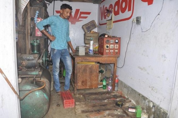 Battery shop looted at Amtali 
