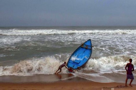 Cyclone 'Nisarga' to cross Maha, Gujarat coasts in 2 days