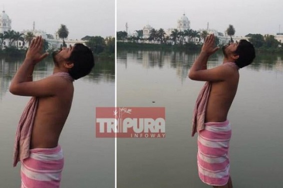 BJP’s Mandal leader takes ‘holy dip’ after expelled from party, photo goes viral in social media BJP’s Mandal leader takes ‘holy dip’ after expelled from party, photo goes viral in social media