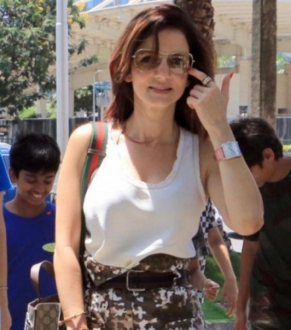Sussanne Roshan's vacay pics with her 'modern family' Sussanne Roshan's vacay pics with her 'modern family'