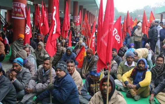 Thousands protest in Delhi showing support for 'Bharat Bandh' 