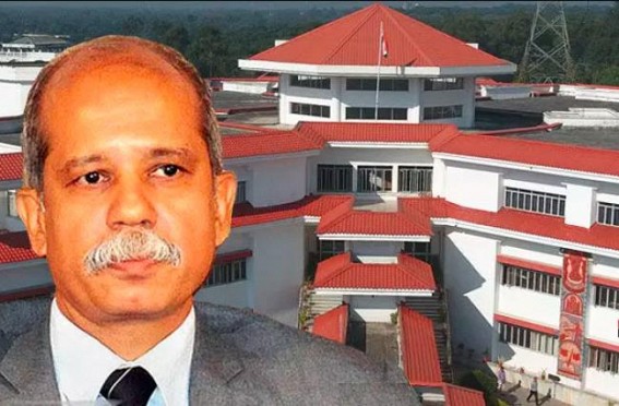 'Govt Servant has Right to Free Speech' : High Courts scraps illegal Suspension of Govt Employee for attending Political Rally & Facebook Post 'Govt Servant has Right to Free Speech' : High Courts scraps illegal Suspension of Govt Employee for attending Political Rally & Facebook Post