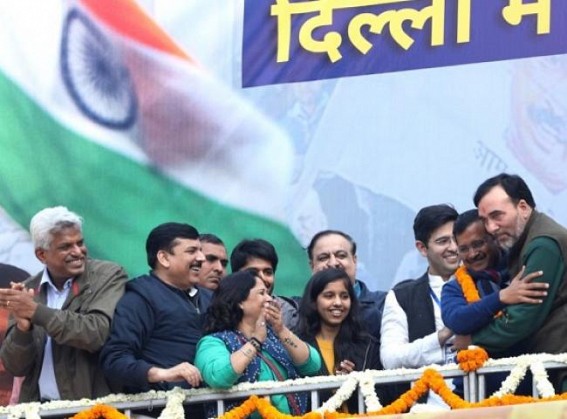 'Kejriwal...Kejriwal ! Saari Delhi tere naam': AAP's new slogan for Kejriwal 'Kejriwal...Kejriwal ! Saari Delhi tere naam': AAP's new slogan for Kejriwal