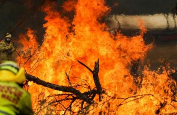 Blazes 'all contained' in Australia state
