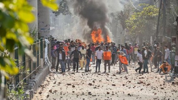 Delhi : Jaffrabad violence claims 4 lives, over 50 injured Delhi : Jaffrabad violence claims 4 lives, over 50 injured