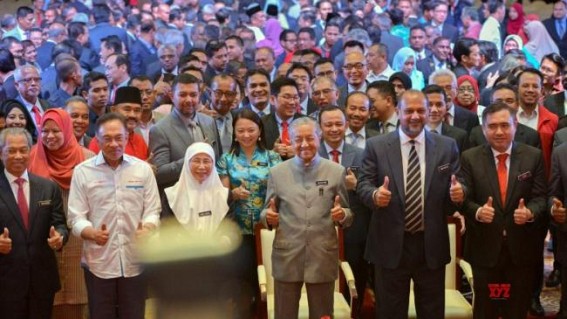 Malay King to meet party leaders to decide new PM