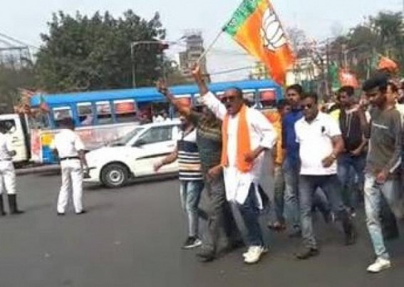 'Goli maro' slogan in Kolkata raises hackles 'Goli maro' slogan in Kolkata raises hackles