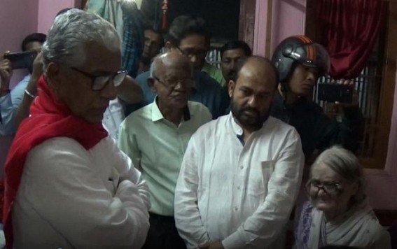Former CM Manik Sarkar met Advocate Late Bhaskar Debroyâ€™s Family 