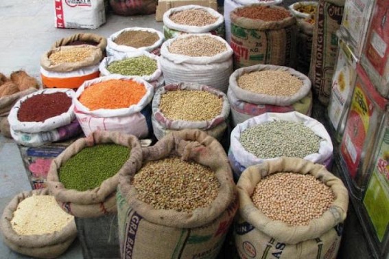 Retail stores following social distancing strictly in Tripura : Tripura has 20 days Food Stock Retail stores following social distancing strictly in Tripura : Tripura has 20 days Food Stock