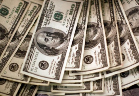 US dollar dips amid spread of coronavirus