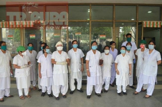 Medical staffs staged protest in GB Hospital demanding PPE : Alleged, â€˜We are Insecure ! Unable to give proper Treatment to Patientsâ€™