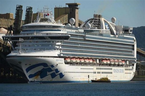 Aus police raids cruise ship, seizes black box