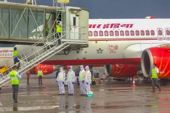 168 US nationals airlifted from Hyderabad to Mumbai 168 US nationals airlifted from Hyderabad to Mumbai