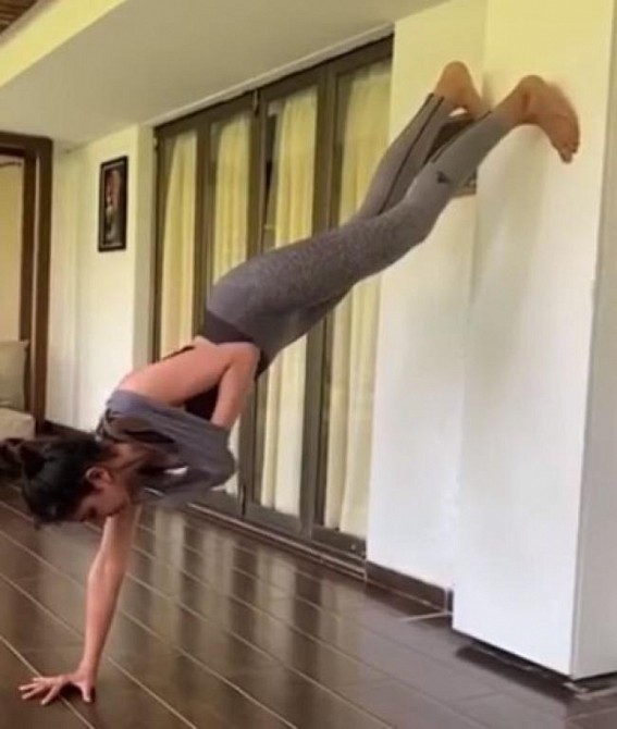Rakul Preet tries the Handstand T-shirt Challenge Rakul Preet tries the Handstand T-shirt Challenge
