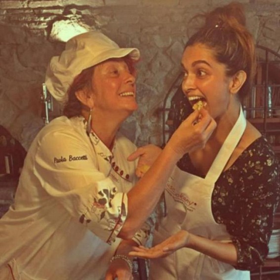 Ranveer Singh calls wife Deepika Padukone 'cheesy lover' Ranveer Singh calls wife Deepika Padukone 'cheesy lover'