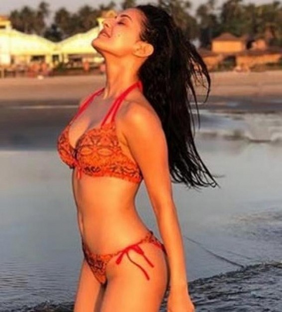 Amyra Dastur's video using 'beauty mode' is a blast Amyra Dastur's video using 'beauty mode' is a blast