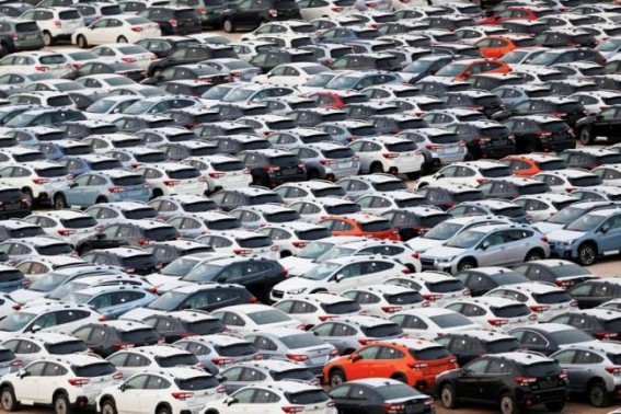 Car companies go online to get back customers Car companies go online to get back customers