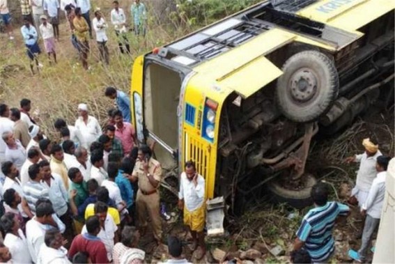 25 students, 1 Police official injured in Ayodhya bus accident 