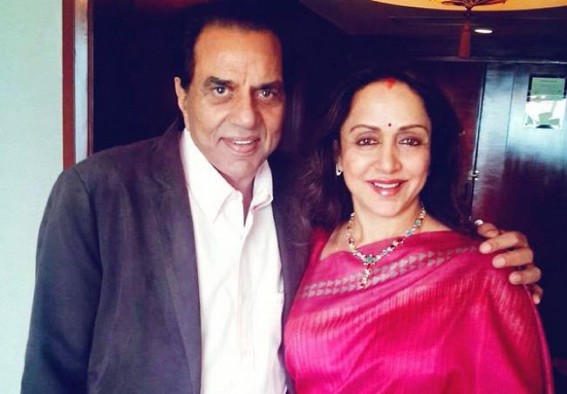 Hema Malini thanks fans on wedding anniversary with Dharmendra Hema Malini thanks fans on wedding anniversary with Dharmendra