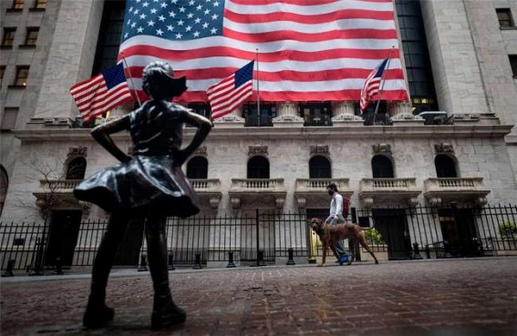 Wall Street rallies despite record job losses Wall Street rallies despite record job losses