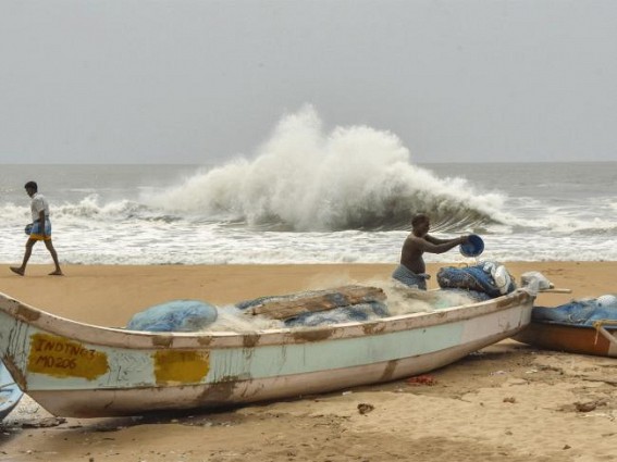 Bengal evacuates people in coastal areas as Amphan intensifies Bengal evacuates people in coastal areas as Amphan intensifies