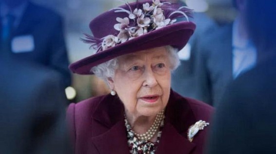 UK's Queen pictured outside for 1st time since lockdown