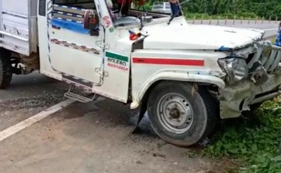 Reckless driver met with accident at Bishalgarh : 'He was carrying illegal stuffs', local alleged Reckless driver met with accident at Bishalgarh : 'He was carrying illegal stuffs', local alleged