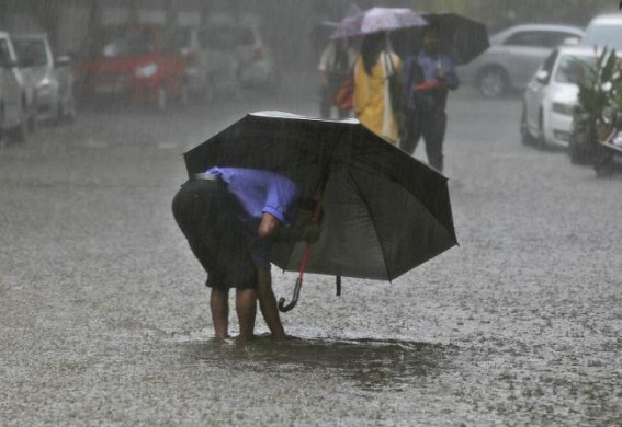Monsoon hits Jharkhand, lowers high temperatures