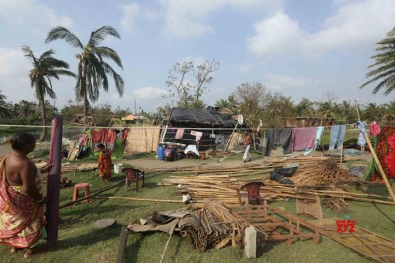 East Bengal fan club gives relief material to Amphan victims East Bengal fan club gives relief material to Amphan victims