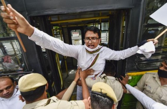 Congress hits Bihar streets on horses protesting fuel price hike