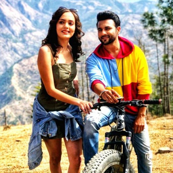 Harish Verma, Himanshi Parashar pair up for romantic music video