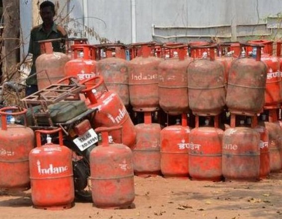 No DBT on subsidised LPG for 3 months due to favourable oil market No DBT on subsidised LPG for 3 months due to favourable oil market