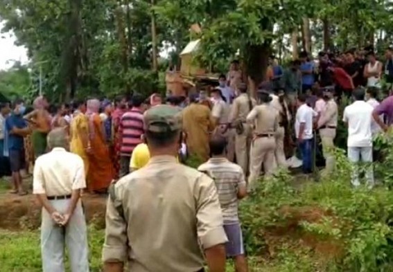 Villagers stopped Medical team in Rajpur Village from entering the village for survey Villagers stopped Medical team in Rajpur Village from entering the village for survey
