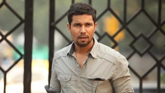 Randeep Hooda pays tribute to Ebrahim Alkazi Randeep Hooda pays tribute to Ebrahim Alkazi