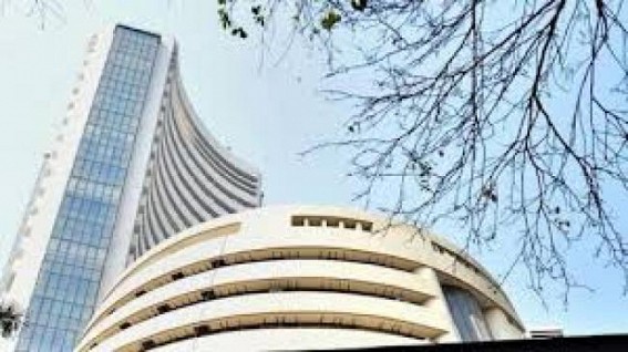 Equity indices trade marginally higher; IT, stocks rise