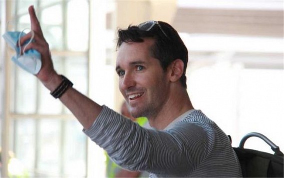 Australian journos leave China amid 'standoff' Australian journos leave China amid 'standoff'