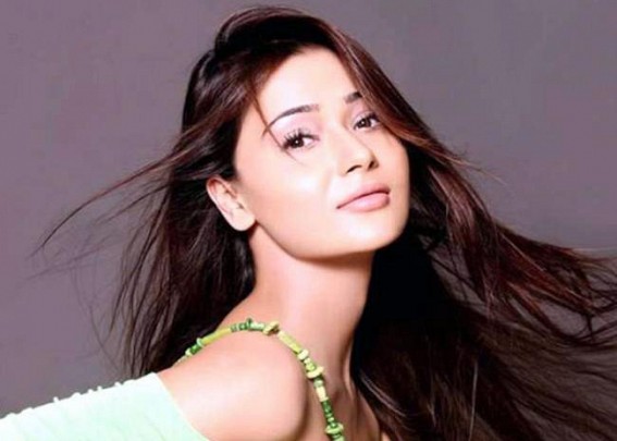 TV star Sara Khan recovers from Covid, returns to shooting TV star Sara Khan recovers from Covid, returns to shooting