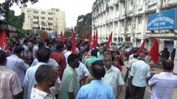 Tripura Govt yet to start Rs. 10 lakh's compensation to COVID-death Patients' families : CPI-M Gherao Health Director's Office Tripura Govt yet to start Rs. 10 lakh's compensation to COVID-death Patients' families : CPI-M Gherao Health Director's Office