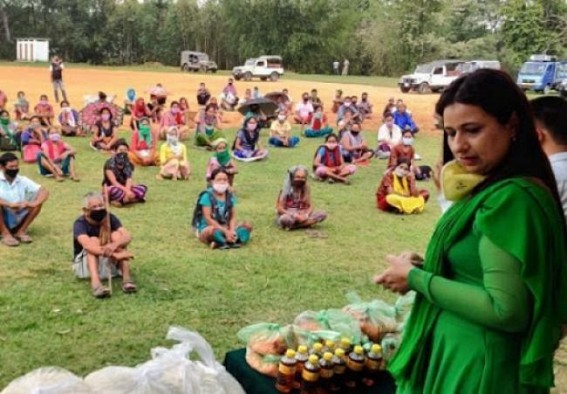 Tripura CM’s wife Niti Deb surrendered her Govt given personal security, aims to reach common masses without security barriers Tripura CM’s wife Niti Deb surrendered her Govt given personal security, aims to reach common masses without security barriers